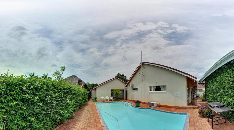 Bezuidenhout Guest House Malalane Exterior photo